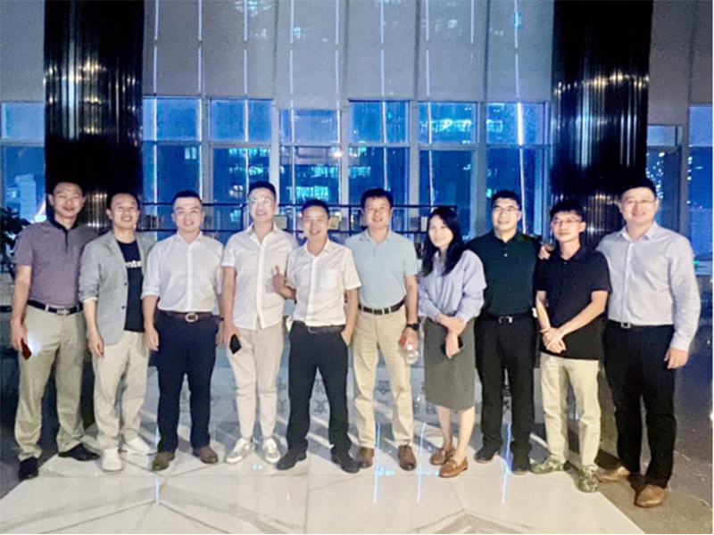 在粤顶尖投资银行团队到访粤铁投基金总部洽谈合作，将实现百亿市